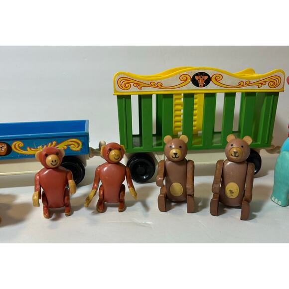 Vintage Fisher Price Circus Train •2 Lions • 2 Monkeys • 2 Bears • 1 Elephant - Picture 4 of 15